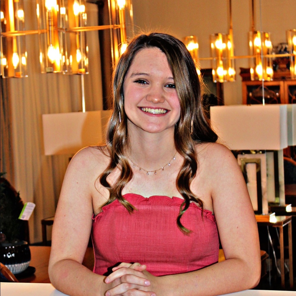 Meet your Posher, Olivia
